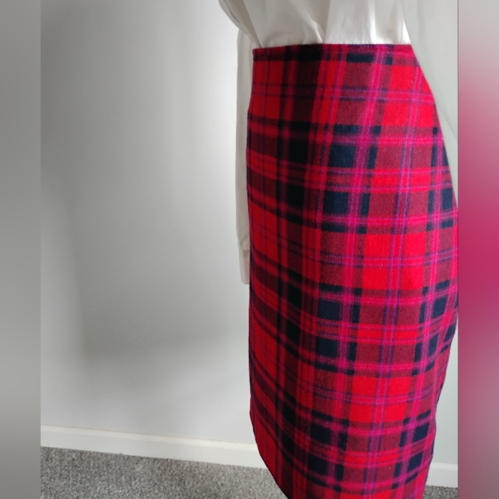 Talbots Wool Blend Plaid Pencil Skirt Red Pink Blue Plaid Holiday Colorful Sz 16 - Picture 8 of 16